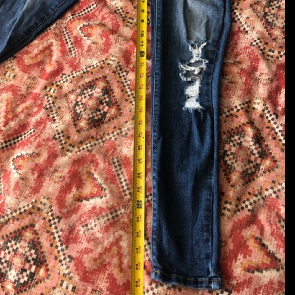 KanCan Estilo Distressed Skinny’s - Picture 5 of 8